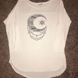 3 quarter sleeve moon graphic shirt